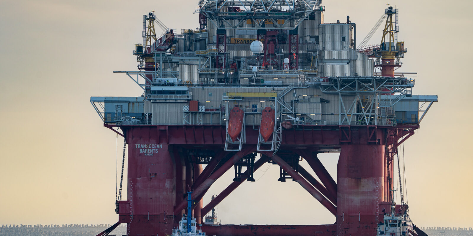 Derrick fold CCTV for Barents rig